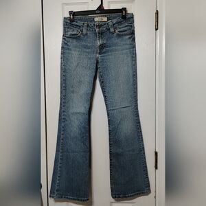 Old Navy Women's Size 4 Medium Wash Curvy Flare Stretch Jeans